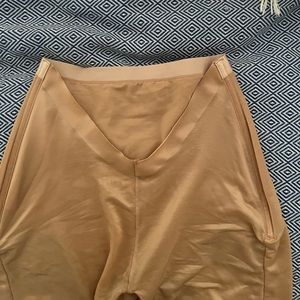 COPY - SKIMs Barely There Shapewear Low Back Shorts